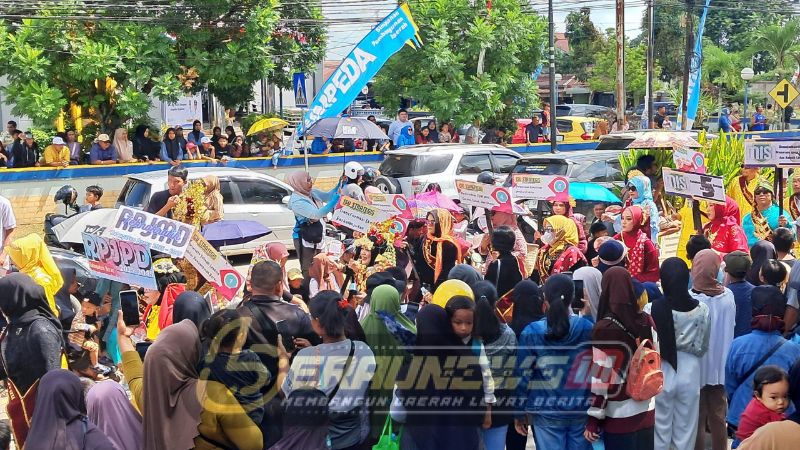 Semangat Belajar Budaya! Siswa Berau Ditugaskan Buat Laporan dari Pawai HUT Kabupaten dan Kota
