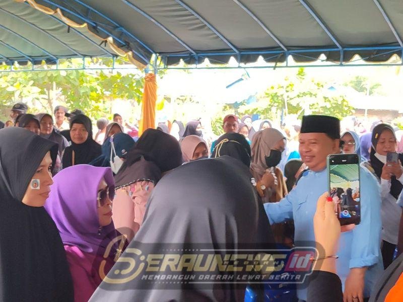 Kesejahteraan Masyarakat Jadi Prioritas: Madri Pani-Agus Wahyudi di Tengah Hujan