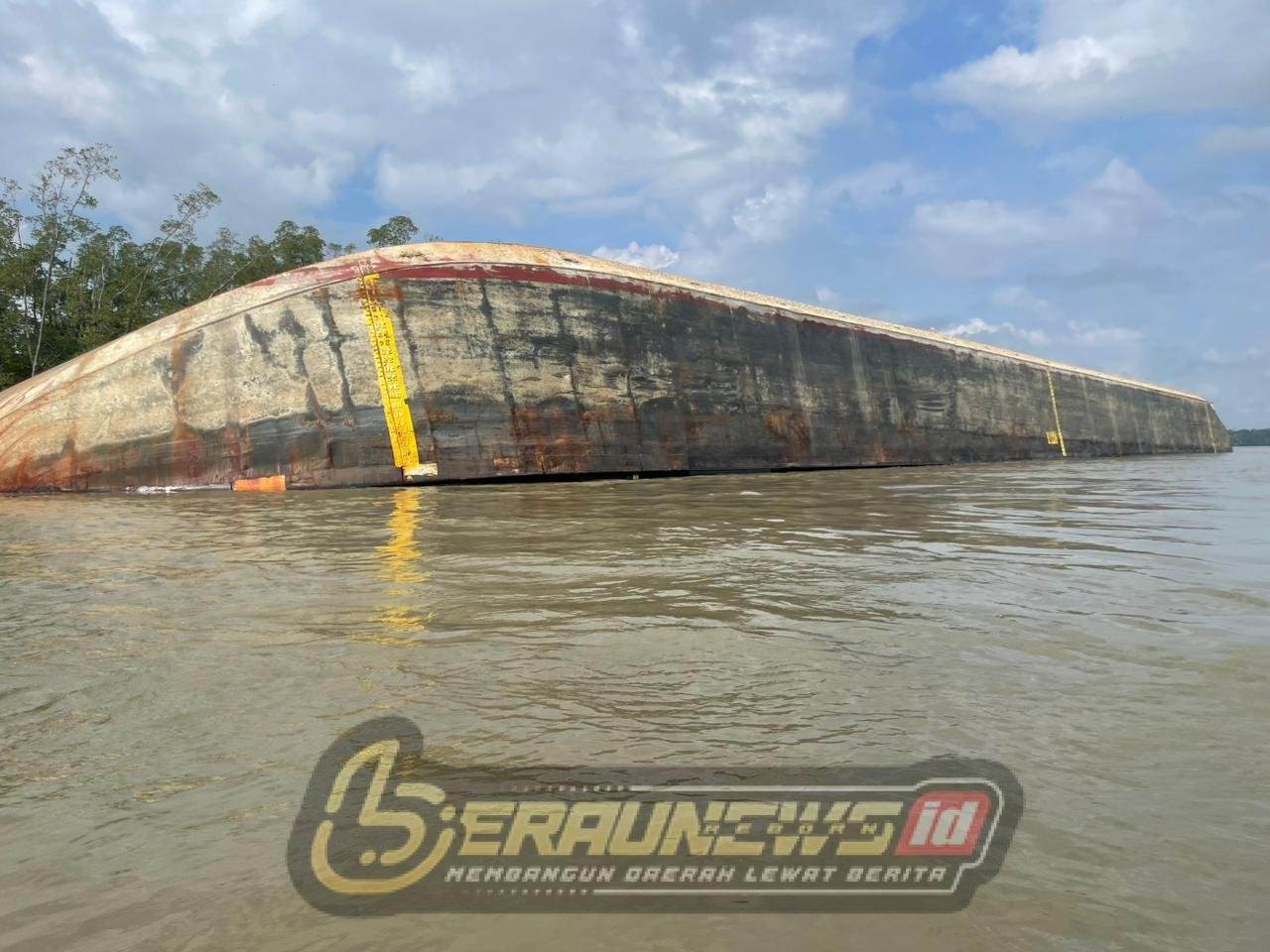 DLHK Diminta Aktif Awasi Uji Lab Air Sungai Pasca Tumpahan 7.000 Ton Batu Bara di Muara Mantaritip