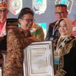 Komitmen Tuntaskan ODF, Sri Juniarsih Bawa Berau Raih Swasti Padapa Kedua Kalinya