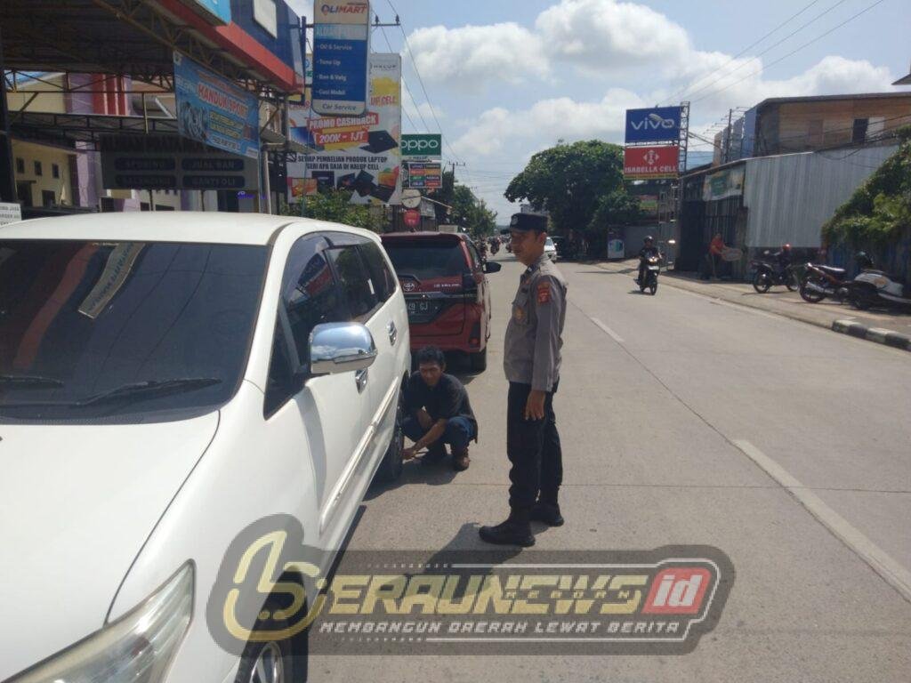 Parkir di Pinggir Jalan Sekarang Ada Tarif Langganannya