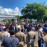 Ratusan Warga Kepung Kantor Pemkab Berau, Desak Perusahaan Tambang Utamakan Tenaga Kerja Lokal