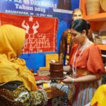 Mangkok Kayu Ulin Berau Dilirik Kahiyang di Bazar Dekranas