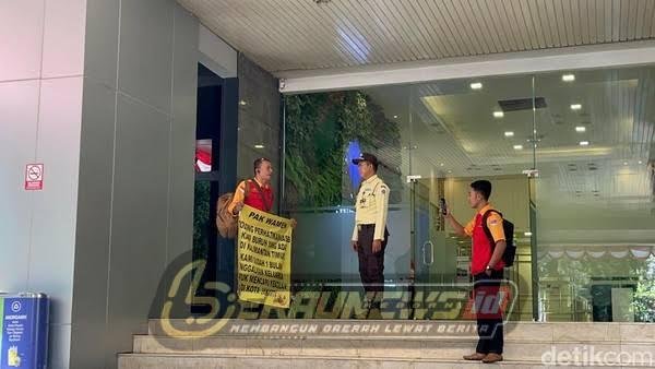 Plot Twist Buruh Berau: Cari Wamen, Malah Dapat Kabar OTT