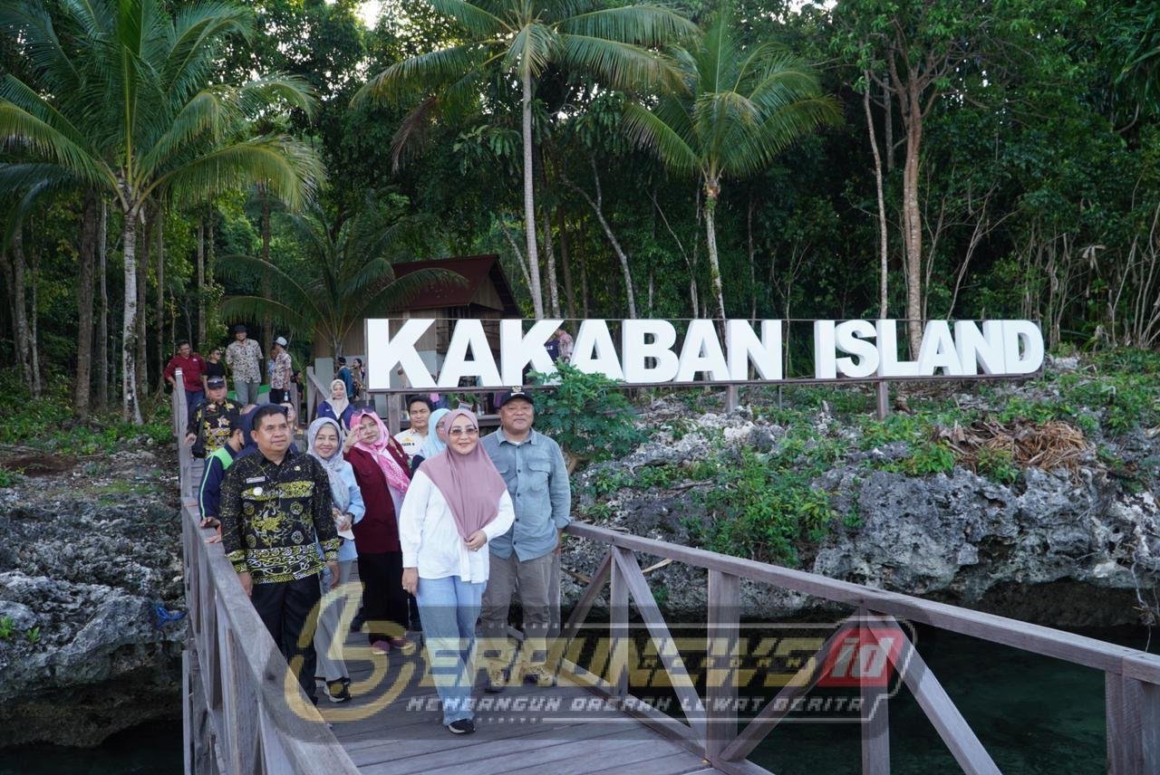 Pulau Kakaban Bersolek Sambut Musim Liburan Disbudpar Siapkan Fasilitas Baru untuk Wisata yang Lebih Tertib dan Ramah Alam
