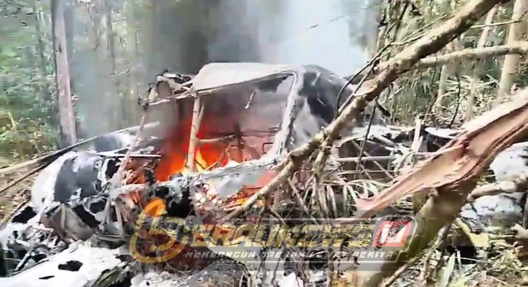 Tragedi di Perbatasan Indonesia: Pesawat Pengangkut BBM Terbakar, Satu Pilot Gugur