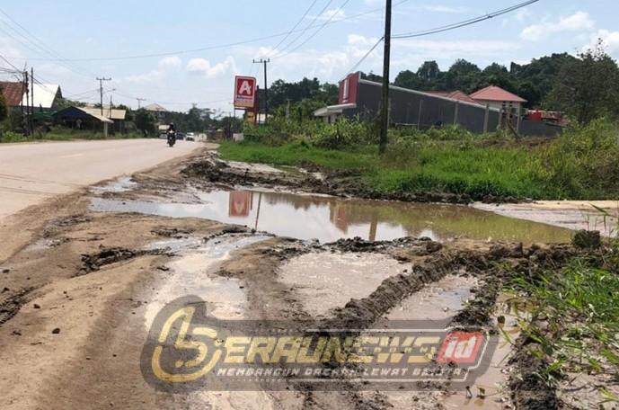 Lima Tahun Dikeluhkan, Drainase Jalan HARM Ayoeb Gunung Tabur Belum Juga Tuntas