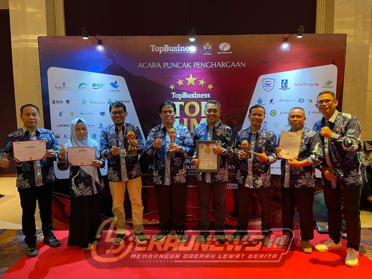 Konsisten Berprestasi, Perumda Batiwakkal Kembali Raih Bintang 5 dan TOP CEO BUMD