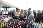 Polres Berau Musnahkan 1.587 Botol Miras, Bupati Apresiasi Operasi Pekat Mahakam 2026