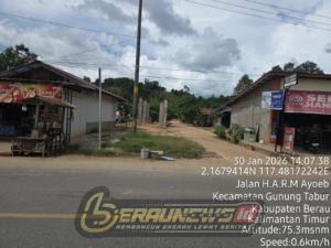 Tiang Listrik di Tengah Lahan Warga Gunung Tabur, PLN: Bukan Aset Kami